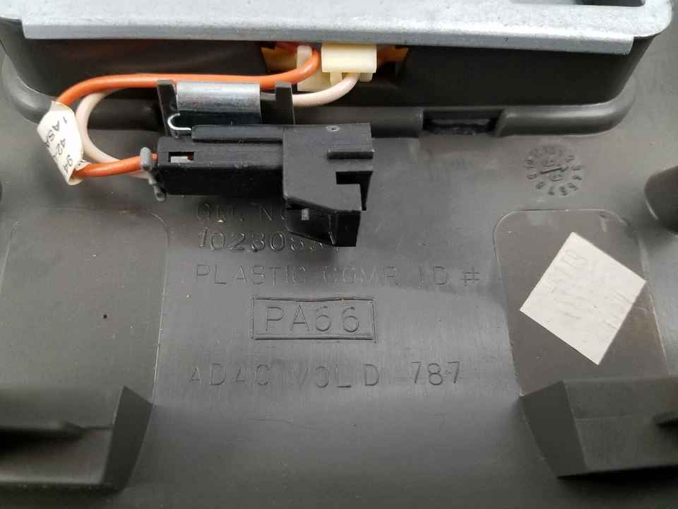 1999 Chevy Camaro Z28 luz cúpula #5336 E6 - Imagem 4 de 4