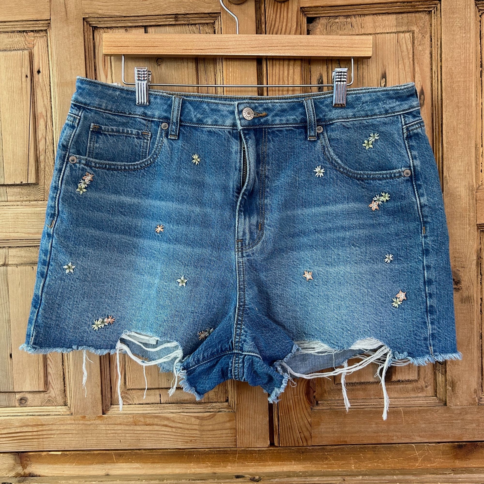 American Eagle 16 Embroidered Floral Mom Jean Shorts | eBay