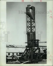 1971 Press Photo Mine Disasters Equipment Tested at S & R Tool and Supply Co.