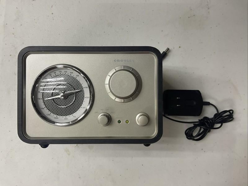 Crosley CR3003A-BK Solo AM/FM Radio