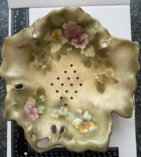 Vintage Drainer Dish. 23cm Diameter, 9cm diameter base.Marked 'a1423' on base