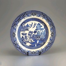 Vtg Lot of 7 Churchill Blue Willow Dinner Plates - 10 1/4  - Made in England