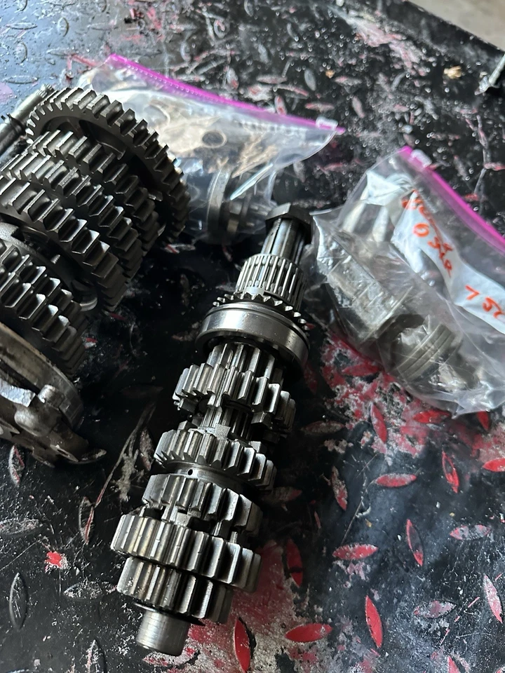 Suzuki GSXR600 2008 motor transmisión tranny engranajes OEM Foto 3 de 4