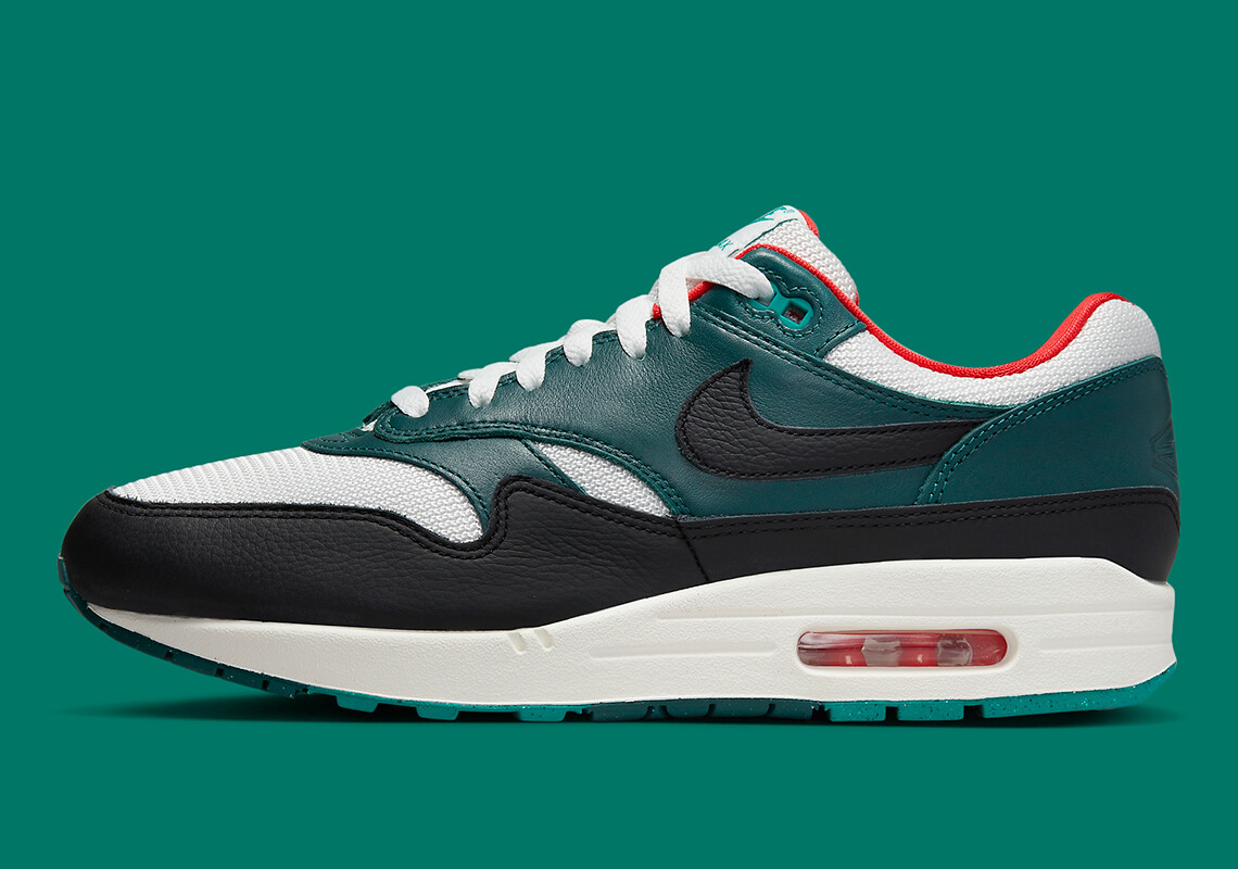 Nike Air Max 1 PRM Liverpool F.C. LeBron James LFC LBJ Nike Air Max 1 PRM Liverpool F.C. LeBron James LFC LBJ