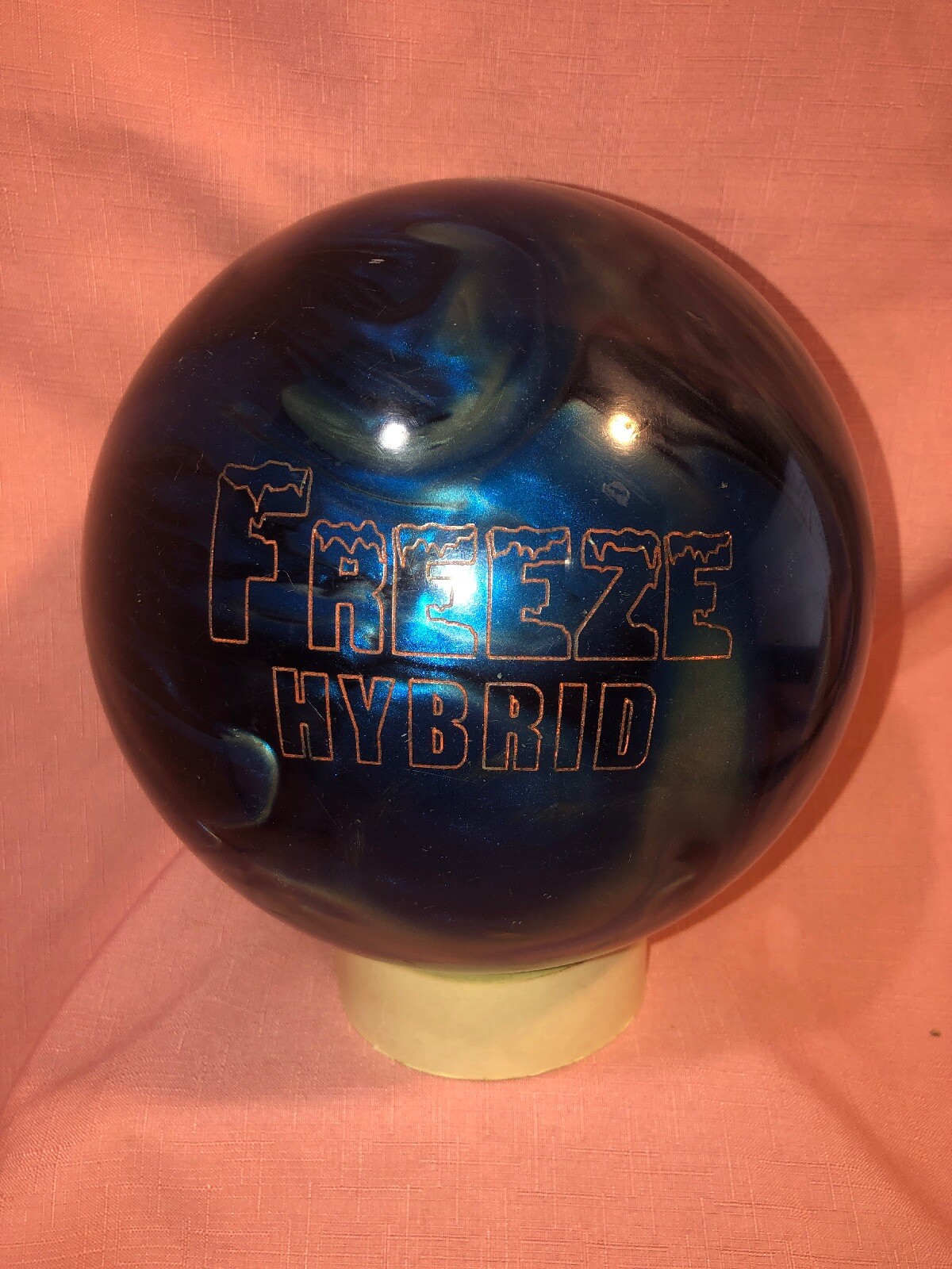 Columbia 300 FREEZE HYBRID Bowling Ball '16lb' left drill