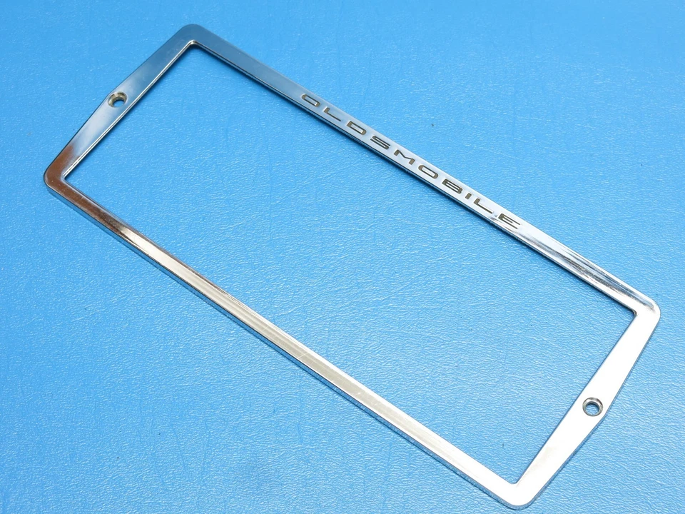 Bisel espejo tocador cromado original Oldsmobile F85 Cutlass 442 1963-1967 588204 Foto 4 de 4