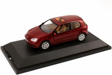VW Golf V Two Doors 2003 Sunset Red Metal 2003 Schuco 821930110 1/43 Volkswagen