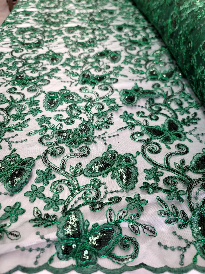 Vestido de malla de mariposas de encaje verde esmeralda tela de graduación vendido por yarda Foto 3 de 4