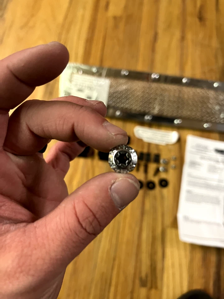 T-Rex Grilles X-Metal Series Studded Bumper Grille Insert - 6721220 Foto 2 de 4