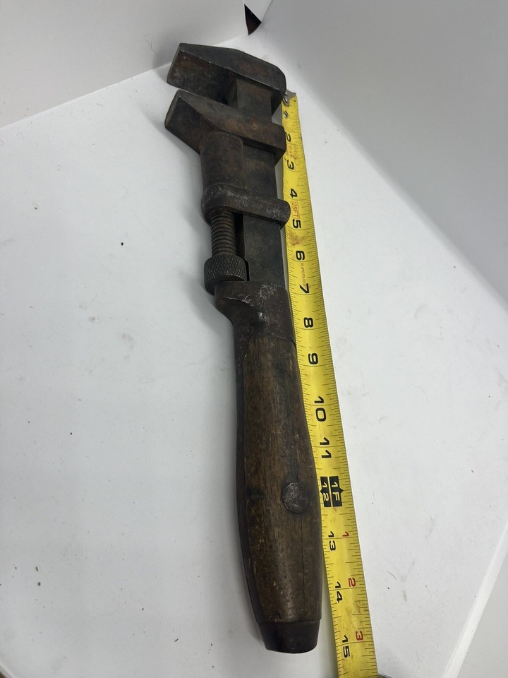 L. COES WRENCH CO. Adjustable Monkey Pipe Wrench Wood Handle 15" PAT