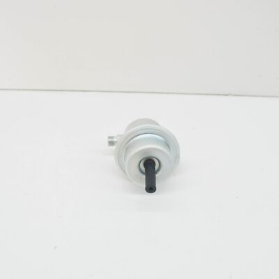 1987-1993 Mercedes-Benz 190e W201 Fuel Pressure Regulator OEM Part 