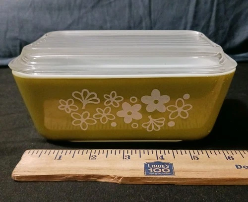 Vintage Pyrex 0502 Crazy Daisy Green Refrigerator Dish w/Lid 1.5 PT