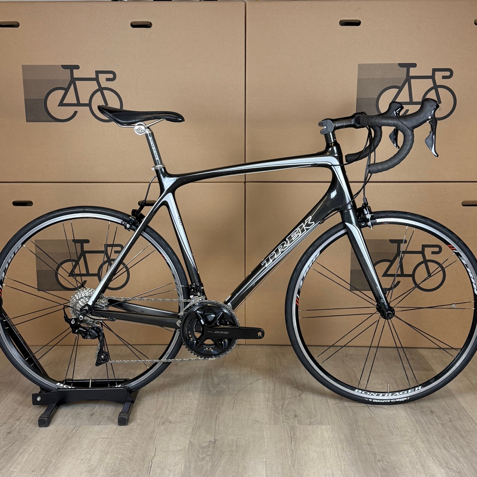 Used Trek Madone 4.5, New 11-speed Shimano 105, Carbon Fiber Road Bike-2008