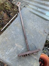 FERRO DA STIRO VINTAGE 2 PIEDI IN FERRO BATTUTO USATO PER BRANDING TAVOLE PONTEGGI / ALTRO