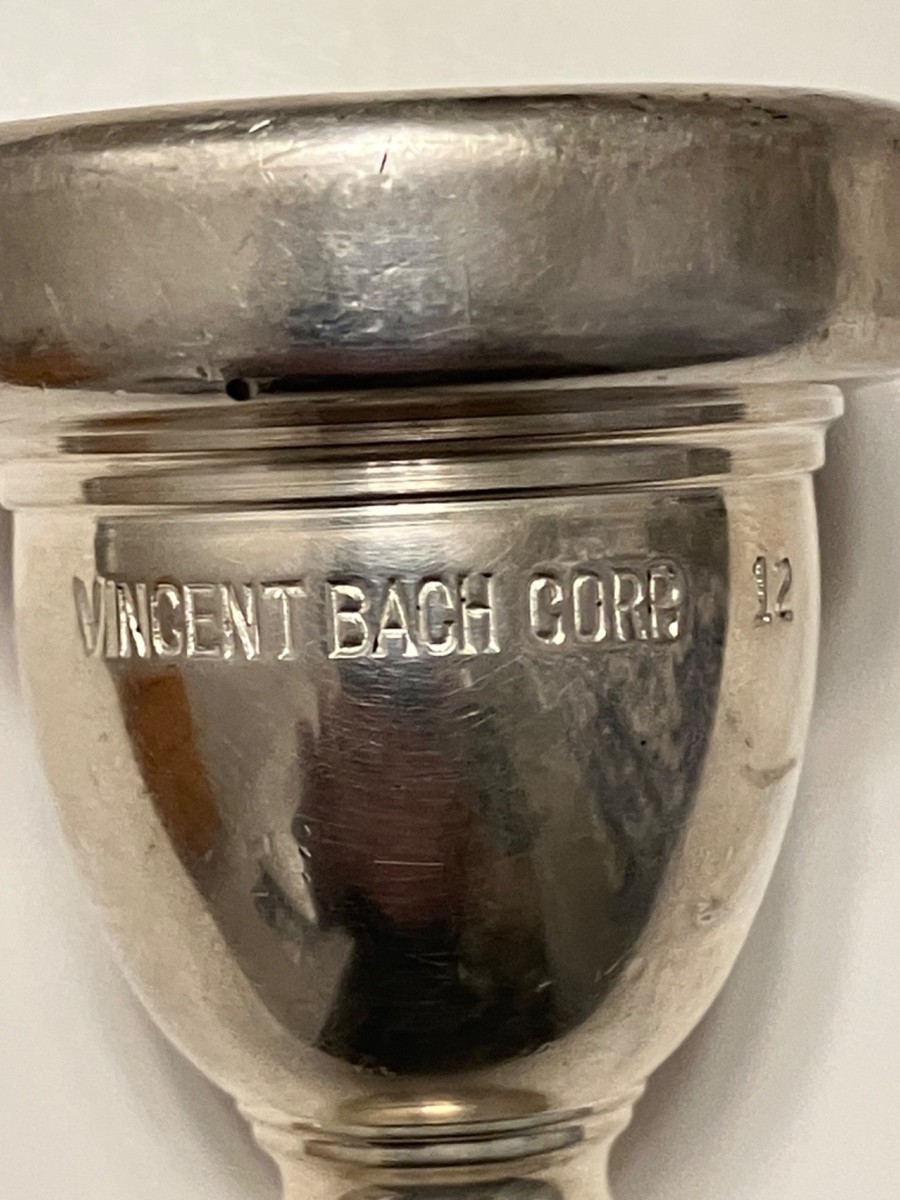 Bocchino Sousafono Placcato Argento 12 Bocchino Per Tuba/Sousafono Bach Classic - Placcato Argento, Misura 12, Nuovo In Confezione Bocchino Tuba Bach