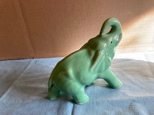 Vintage Art pottery mint green elephants set of 2 - Picture 4 of 11