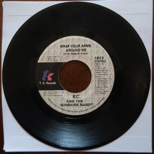 KC & THE SUNSHINE BAND WRAP YOUR ARMS AROUND ME/I'M YOUR... VINYL 45 VG 29-113