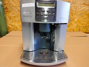 DeLonghi Magnifica ESAM 3600.S Kaffeevollautomat als Bastlerware (O7 1119)