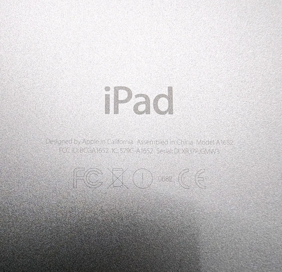 Apple iPad Pro (128GB, Wi-Fi + Cellular, Space Gray) Model# A1652 - Image 4 of 4