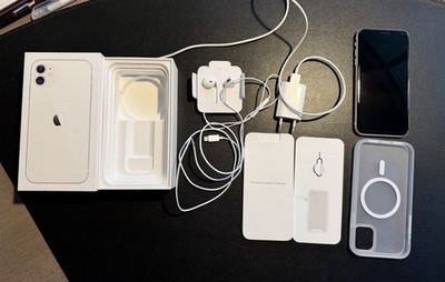 IPhone 11 Pro, white, Topzustand + Original Zubehörpaket siehe Beschreibung