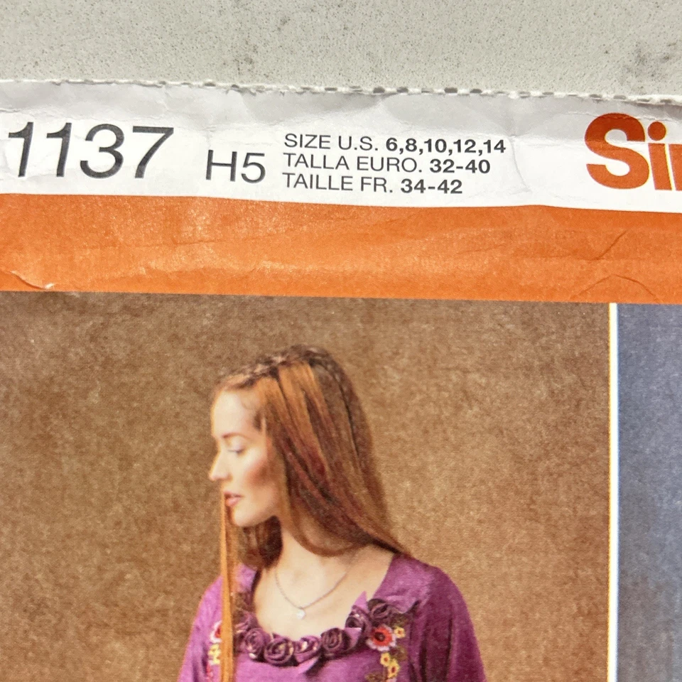 1137 Simplicity Dress Gown Medieval Costume Renaissance Sizes 6-14 Andrea Schewe - Image 4 of 4