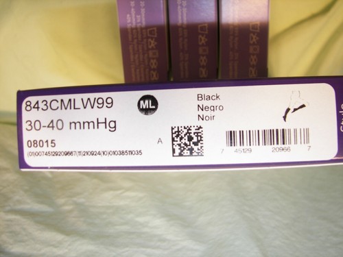 Sigvaris Mujer 30-40 mmHg ""Estilo"" Suave Opaco 843CMLW99 Negro Rodilla Alta 08015 - Imagen 3 de 4