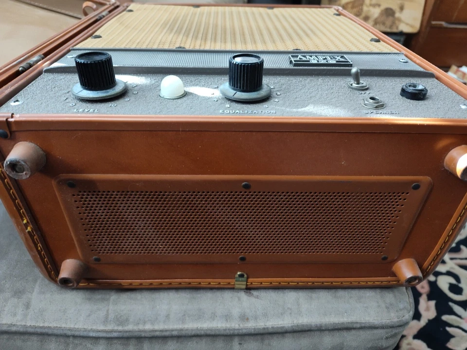 Amplificador de potencia Ampex 620 de colección integrado en una maleta/estuche de transporte Foto 3 de 4