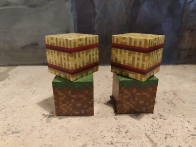 Minecraft Small Grass Dirt Blocks x2 and Hay Bale Blocks x2 Series 2
