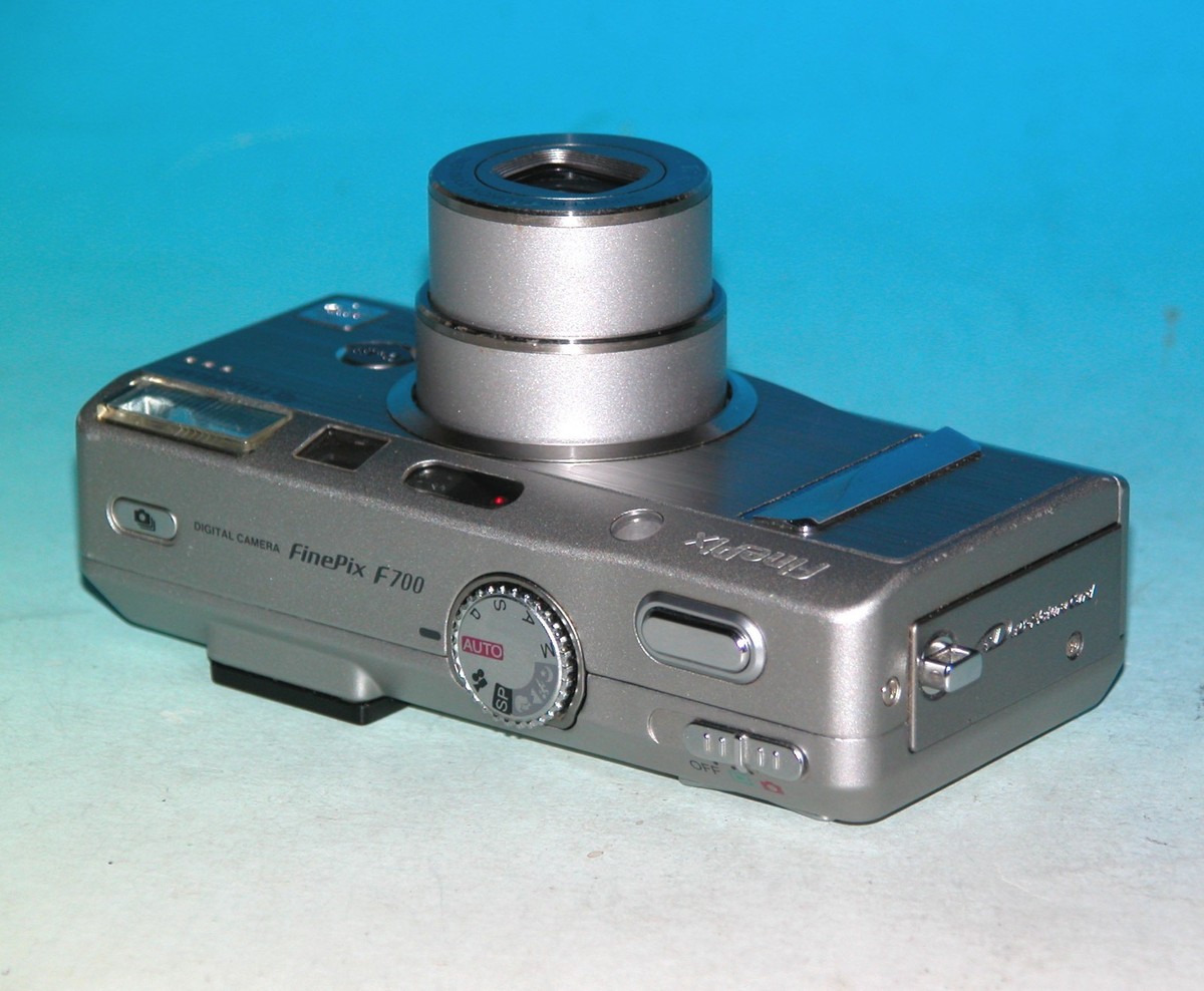 For Parts - Fujifilm FinePix F700 6.2MP Digital Camera (CCD Bad
