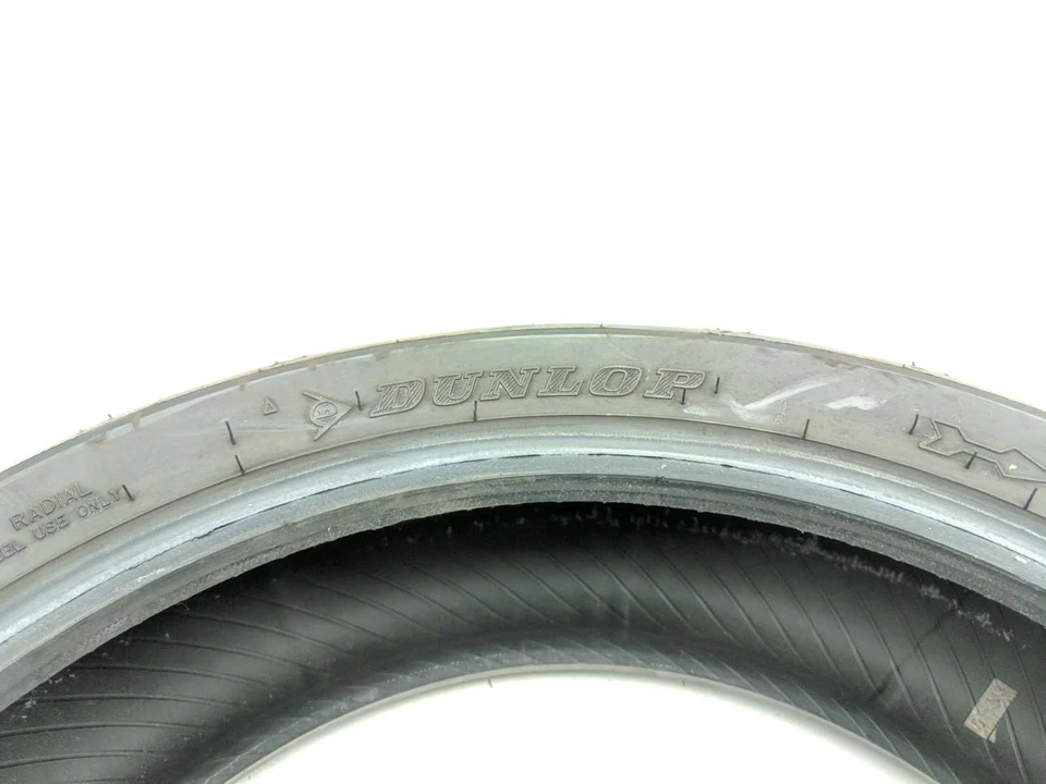 10 Neumáticos Ducati Hypermotard 796 Dunlop Sportmax Roadsport 180/55-17 73W Foto 4 de 4