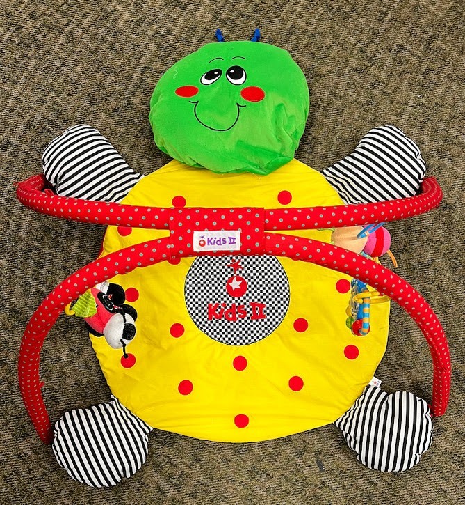 Vintage 1999 Kids II Infant Play Mat with hanging detachable toys 34" X 25 1/2"