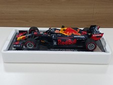 Aston Martin Red Bull Racing RB 1/18 Minichamps