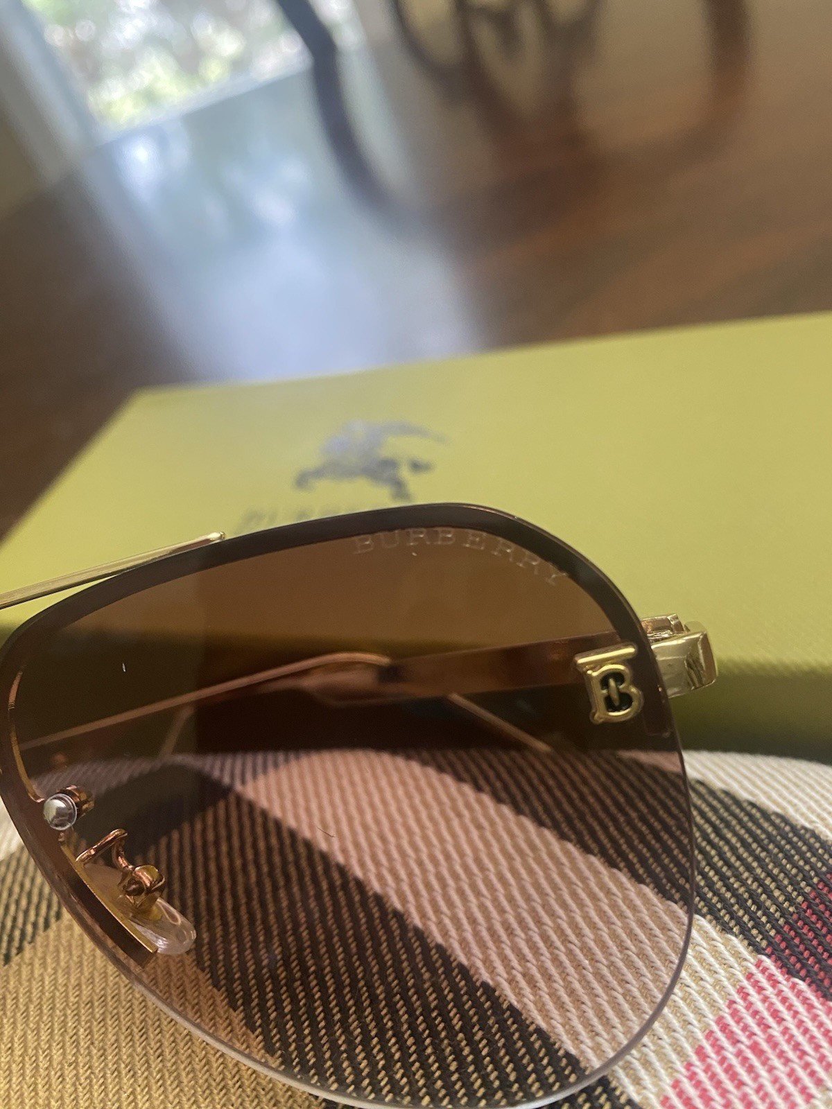 Burberry Sunglasses Hard Case. Aviator Style. Brown Hard Case with Cloth & Box thumbnail 8