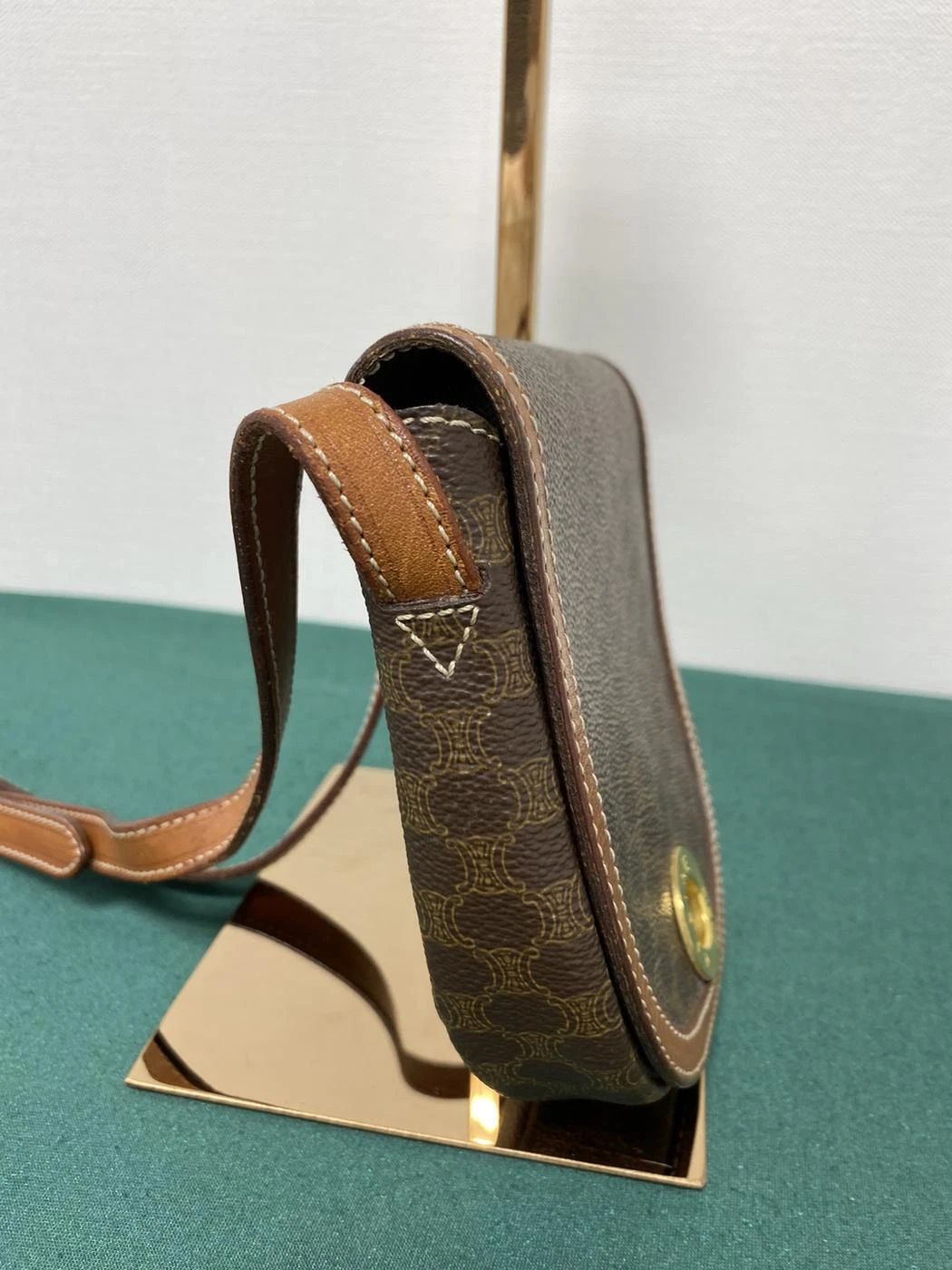 Borsa a tracolla CELINE modello macadam in pelle con logo a cerchio 1940