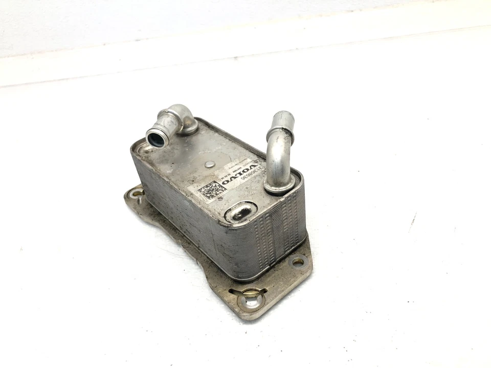 2019-2024 VOLVO S60 V60 2.0L I4 ENGINE MOTOR OIL COOLER OEM - Image 4 of 4