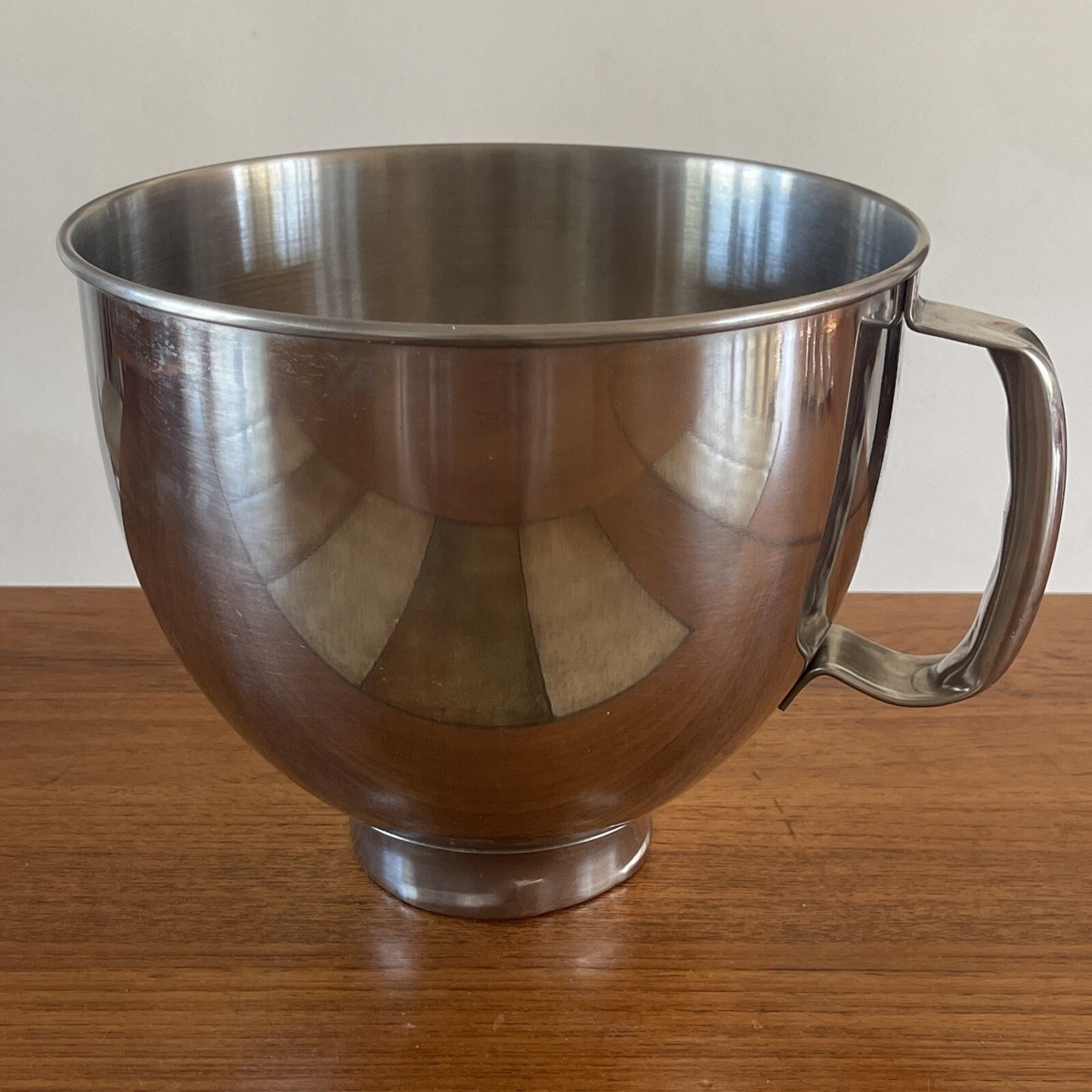 Vintage KitchenAid mixer KSM 150 stainless steel mixing bowl with 