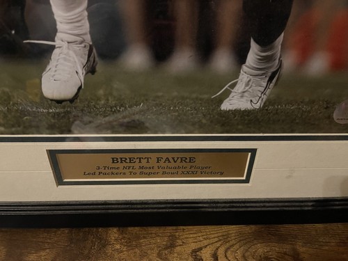 Brett Favre Autographed Framed Large Photo With COA! 22”x27” - Picture 4 of 8