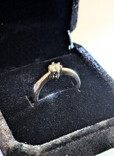 Diamonfire Sterling Silver Solitaire Ring - Hallmarked Classic Low-Key Elegance