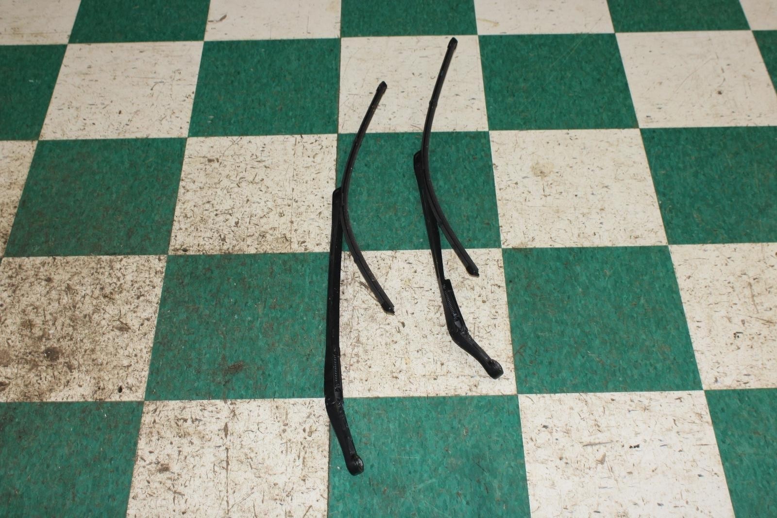Bentley Continental GT 2004-2019 Front Right Windshield wiper sets Set
