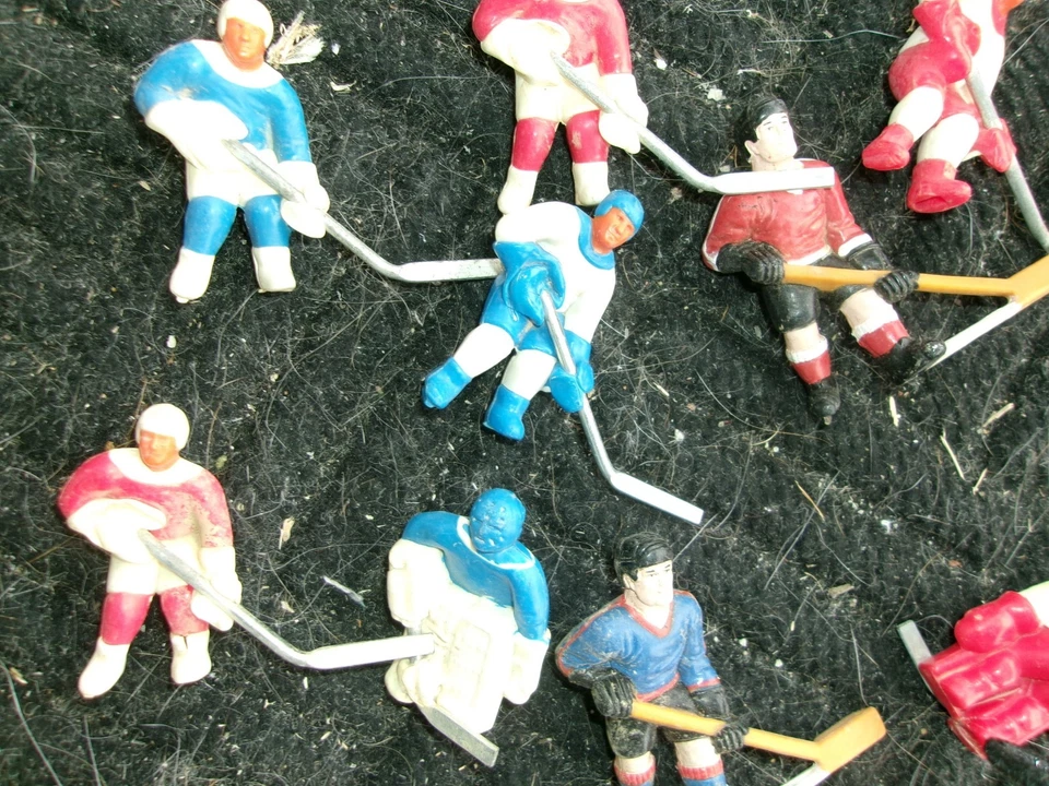 SPORTCRAFT SPORT CRAFT TOY HOCKEY GAME PLAYER FIGURES COLLECTION GOALIE  STIGA - Image 2 of 4