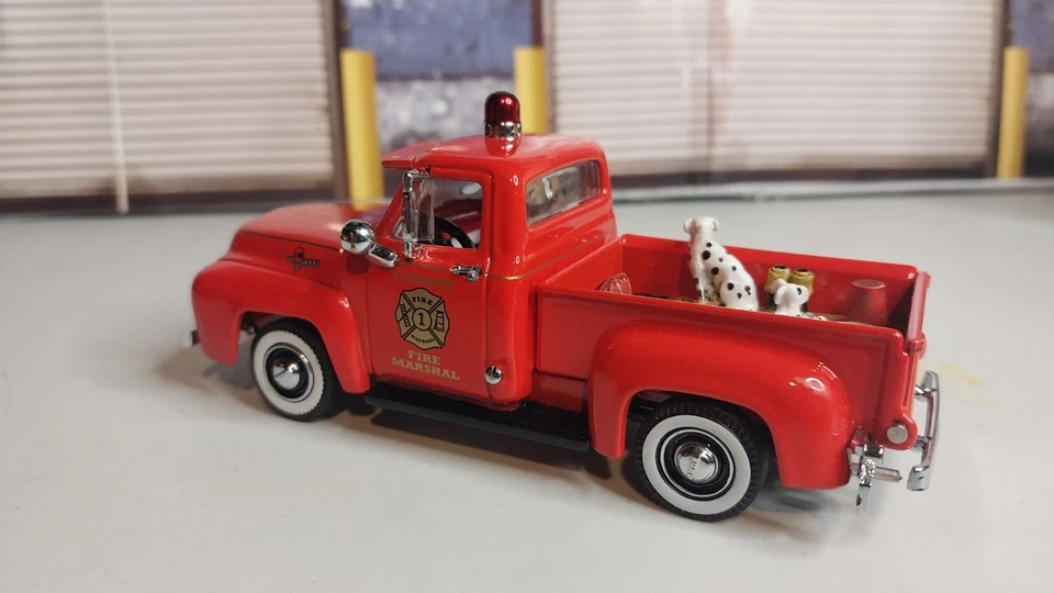 Matchbox Limited Edition 1:43 Red 1955 Ford F100 Fire Marshal Truck. - Image 4 of 4