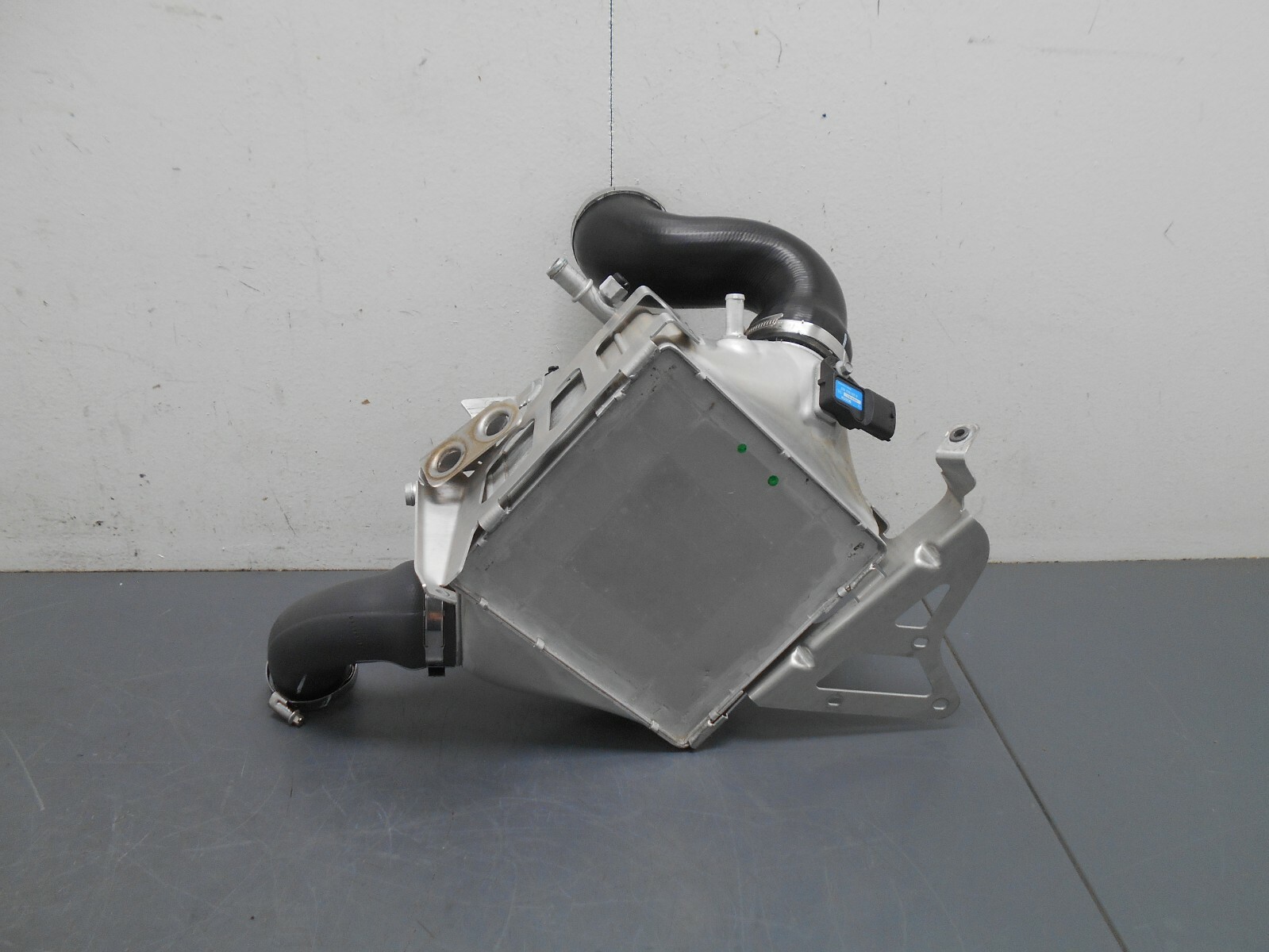 2020 19 20 McLaren 600LT 600 LT Left Turbo Intercooler #8738 C1
