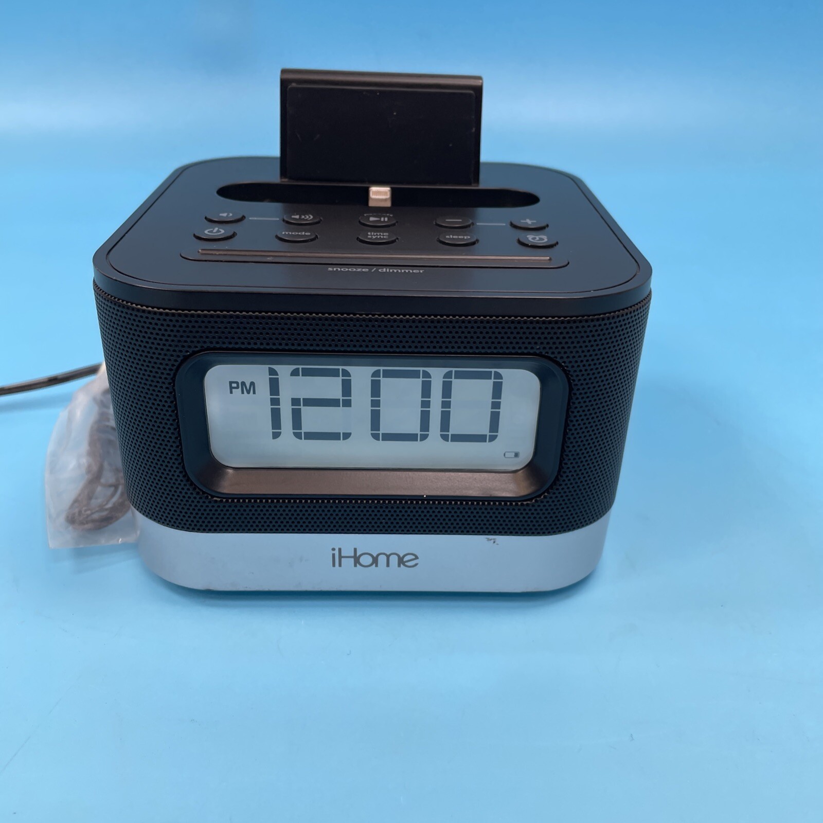 iHome Model iPL8BN Stereo FM Clock Radio With Lightning Dock for iPhone TESTED