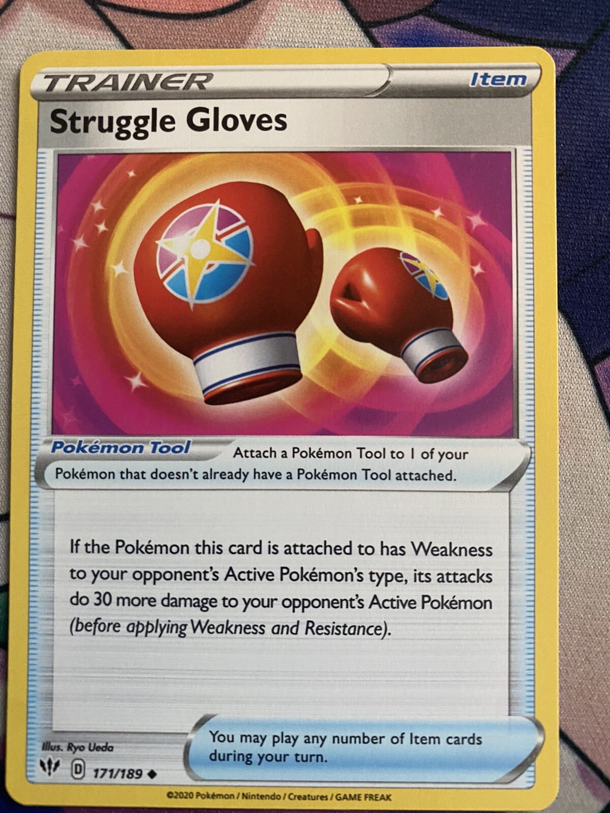 Pokemon TCG Darkness Ablaze Struggle Gloves 171/189