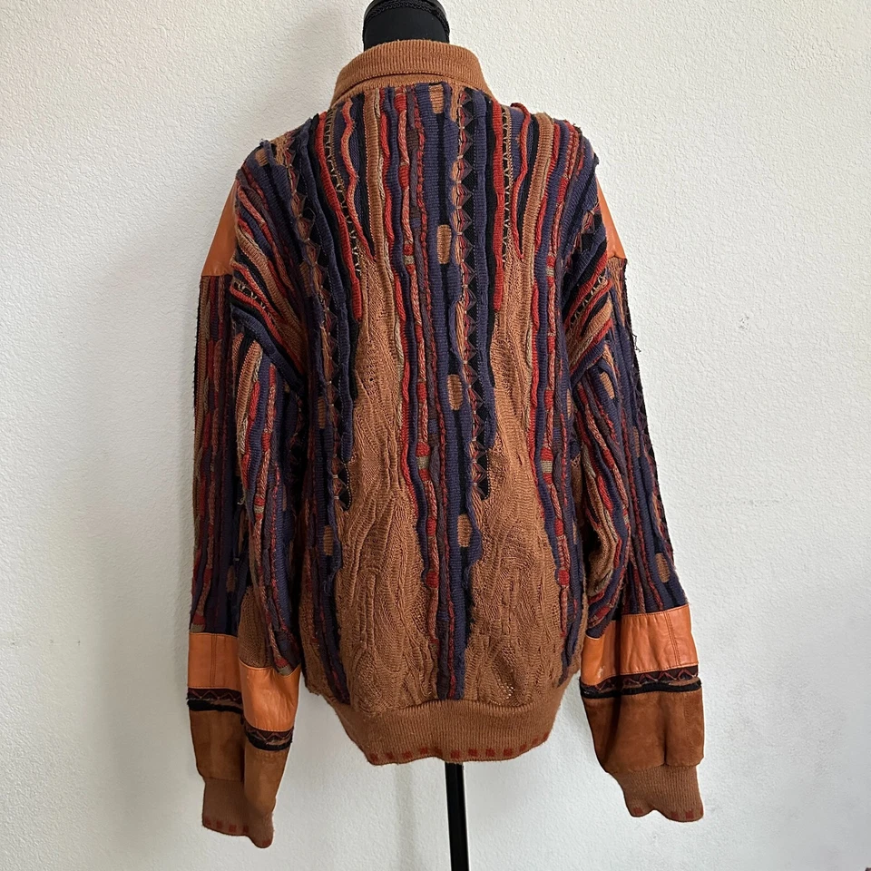 Chaqueta Saxony Para Hombre Grande Bombardero Cuero Tejido 3D Estilo Coogi Años 90 Gamuza Occidental Foto 4 de 4
