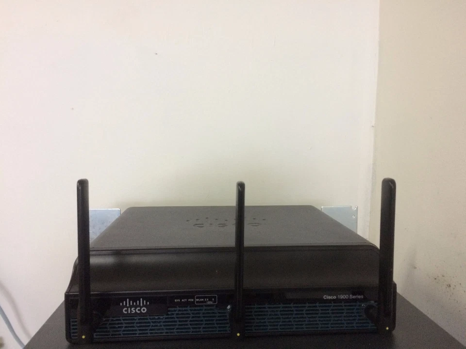 CISCO 1941W-A/K9 GIGABIT SECURITY Wireless ROUTER 1941W-A-N-SEC/K9 802.11a/b/g/n - Image 2 of 4
