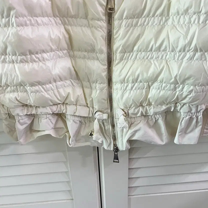 Moncler Lace 2-Way Padded Coat - 8.5/10 thumbnail 7