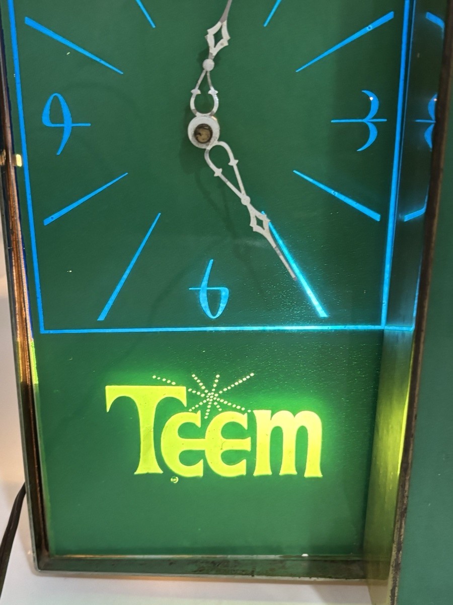 Teem Lemon Lime Soda Advertising Clock, Pepsi Vintage 1960”s Works