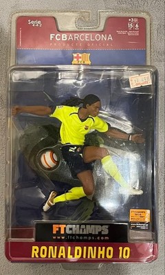 FT Champs Ronaldinho Set of 2 Soccer Action Pose Figure 6