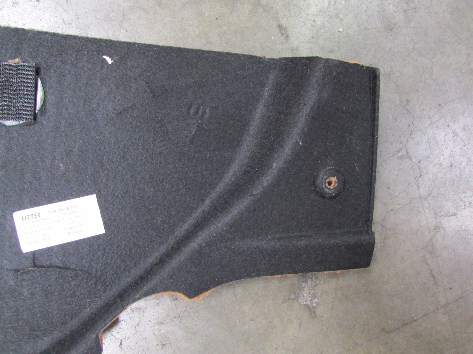 Maserati Granturismo, LH, Left Front Console Trim With Chrome Plate, 69890898
